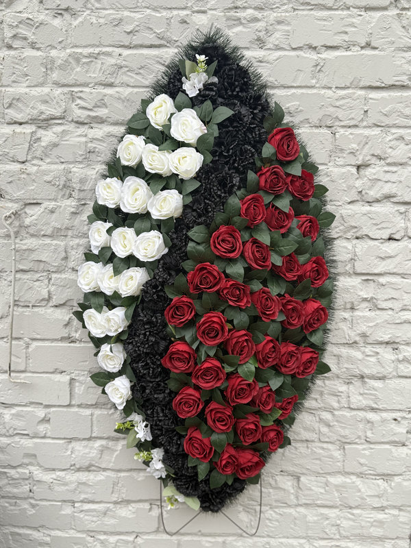 Венок ритуальный «Благородные розы» 125 см